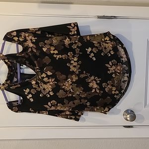 GUC Veronica M floral flowy cold shoulder Blouse Medium